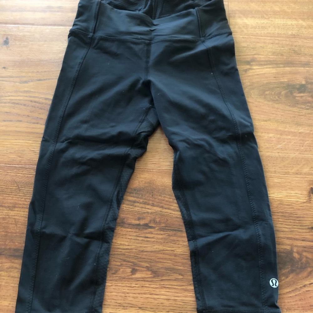 Lululemon crop leggings sz 4